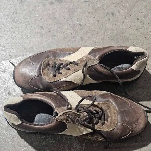 Ecco Leather Sneakers - Size 9 - Picture 3 of 5